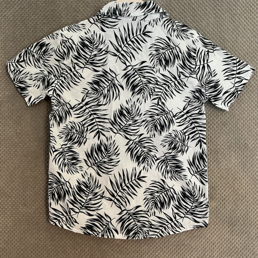 CHAPS Boys Black & White Tropical PalmTree Button Down Short Sleeve Shirt Size 5 - Picture 3 of 4